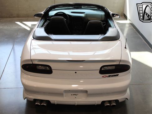 Used 2000 Chevrolet Camaro Z28 image 17