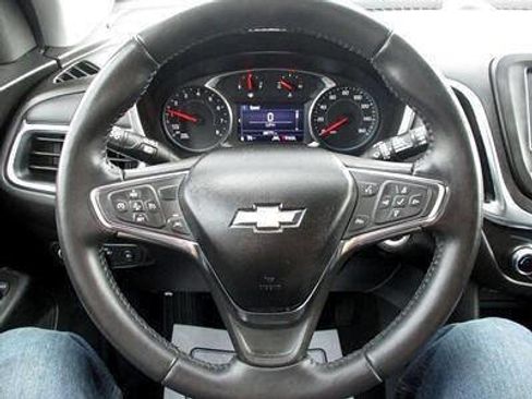 Used 2021 Chevrolet Equinox LT image 3