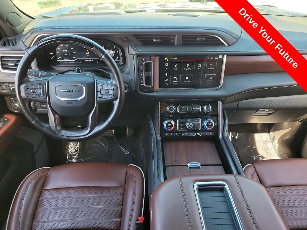 Used 2023 GMC Yukon XL Denali Ultimate AWD/4WD image 4