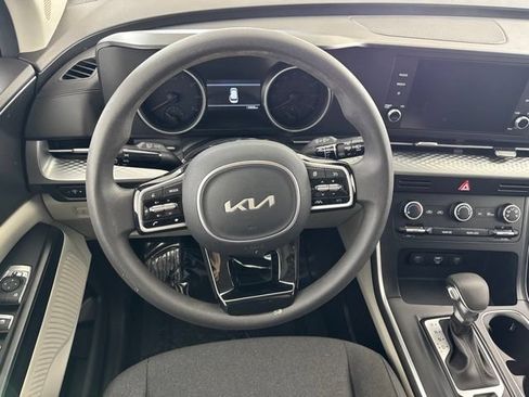 Certified 2024 Kia Carnival LX FWD image 25