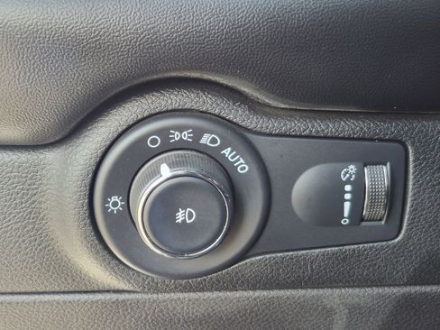 Used 2022 Dodge Durango GT image 32