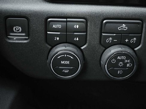 New 2026 Chevrolet Silverado 1500 LT Trail Boss w/ Convenience Package II image 21