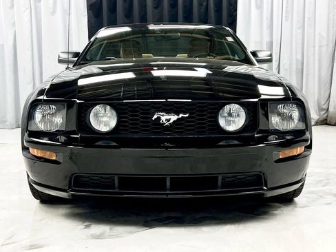 Used 2007 Ford Mustang GT Premium image 2