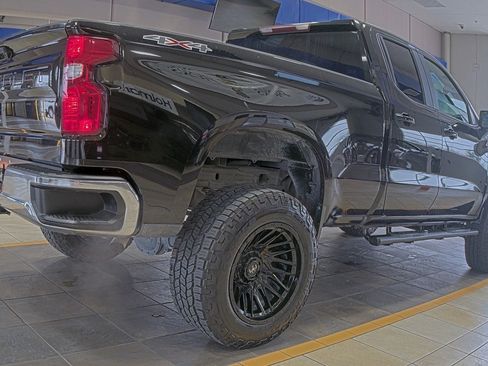 Used 2020 Chevrolet Silverado 1500 LT w/ Trailering Package image 7