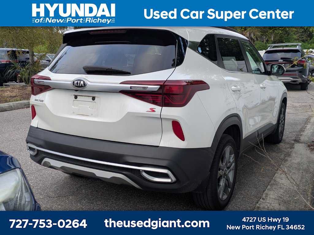 Used 2021 Kia Seltos S FWD image 2