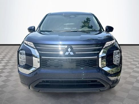 New 2026 Mitsubishi Outlander ES FWD image 2