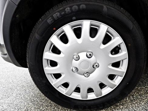 Used 2010 Suzuki SX4 Hatchback FWD image 19