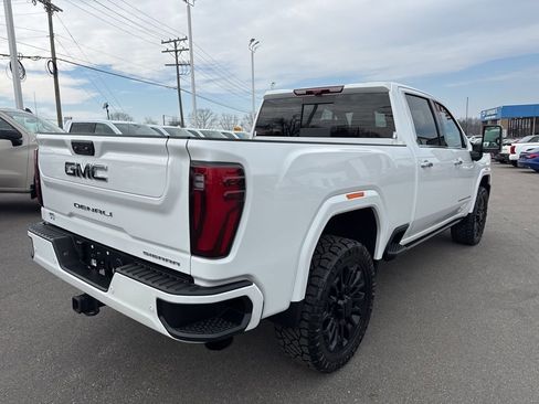 Used 2025 GMC Sierra 2500 Denali Ultimate image 5