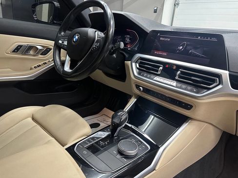 Used 2019 BMW 330i Sedan w/ Driving Assistance Package image 32