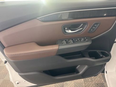 Certified 2025 Honda Pilot Elite image 22