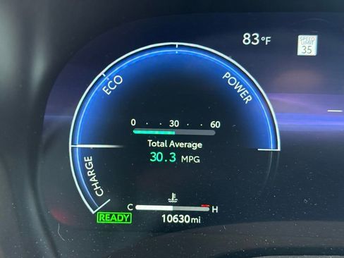 Used 2025 Toyota Sienna Platinum image 10