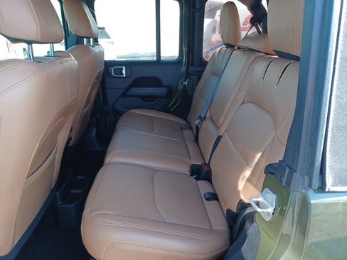 Used 2022 Jeep Wrangler Unlimited Sahara 4xe image 7