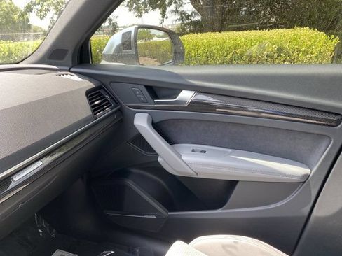 Used 2025 Audi SQ5 Premium Plus AWD/4WD image 24
