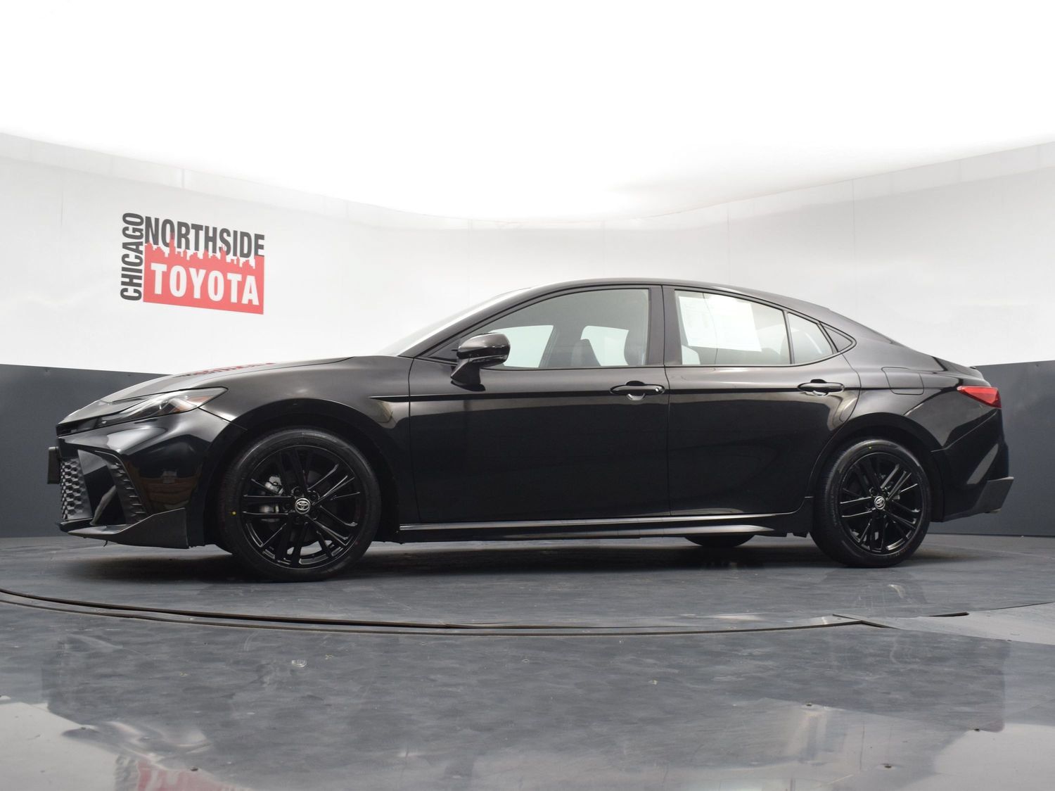 Used 2025 Toyota Camry SE FWD image 25
