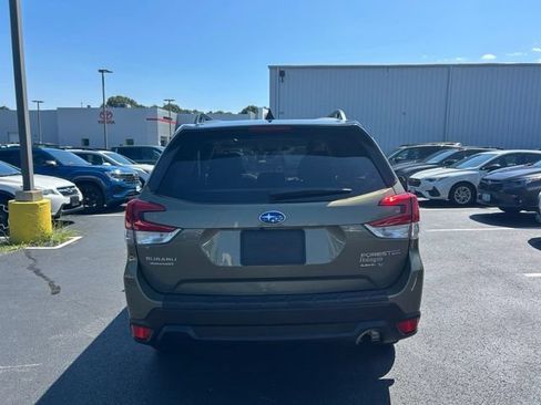 Used 2024 Subaru Forester Premium AWD/4WD image 5