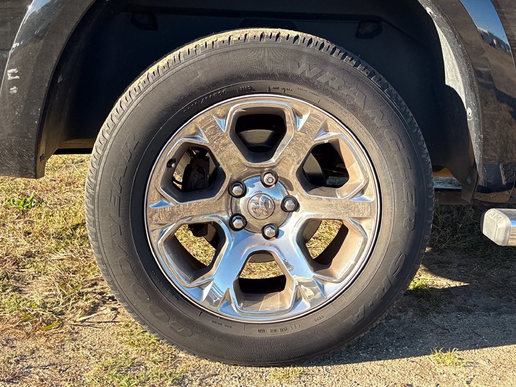 Used 2013 RAM 1500 Laramie w/ Convenience Group AWD/4WD image 14