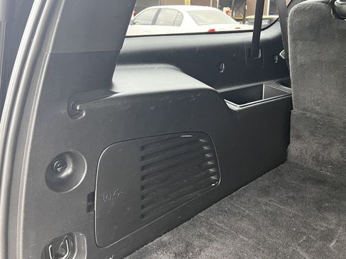 Used 2019 Cadillac Escalade ESV Platinum RWD image 14
