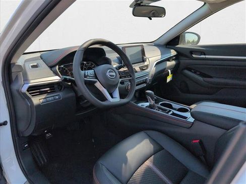 New 2025 Nissan Altima 2.5 SR image 15
