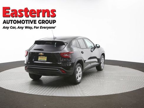 Used 2024 Chevrolet Trax LS FWD image 38