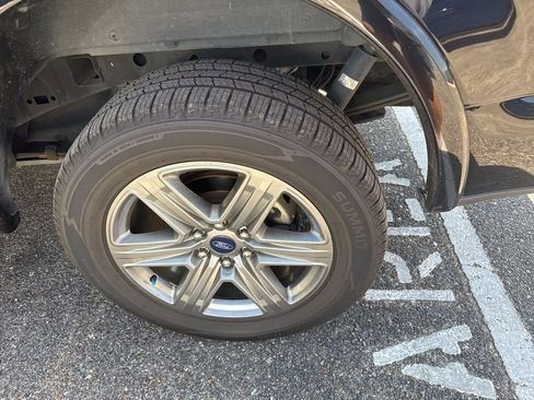 Used 2019 Ford F150 Lariat image 22