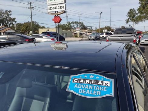 Used 2013 Mercedes-Benz E 350 4MATIC Sedan image 8