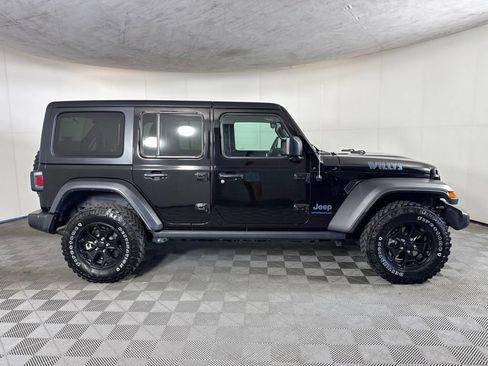 Used 2023 Jeep Wrangler Unlimited w/ Cold Weather Group AWD/4WD image 4
