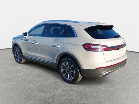 Used 2022 Lincoln Nautilus Standard w/ Premium Package image 7