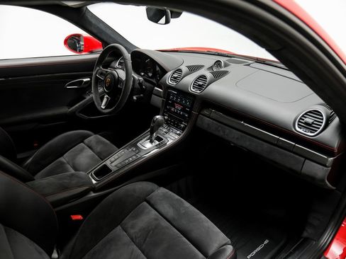 Used 2019 Porsche 718 Cayman GTS RWD image 20