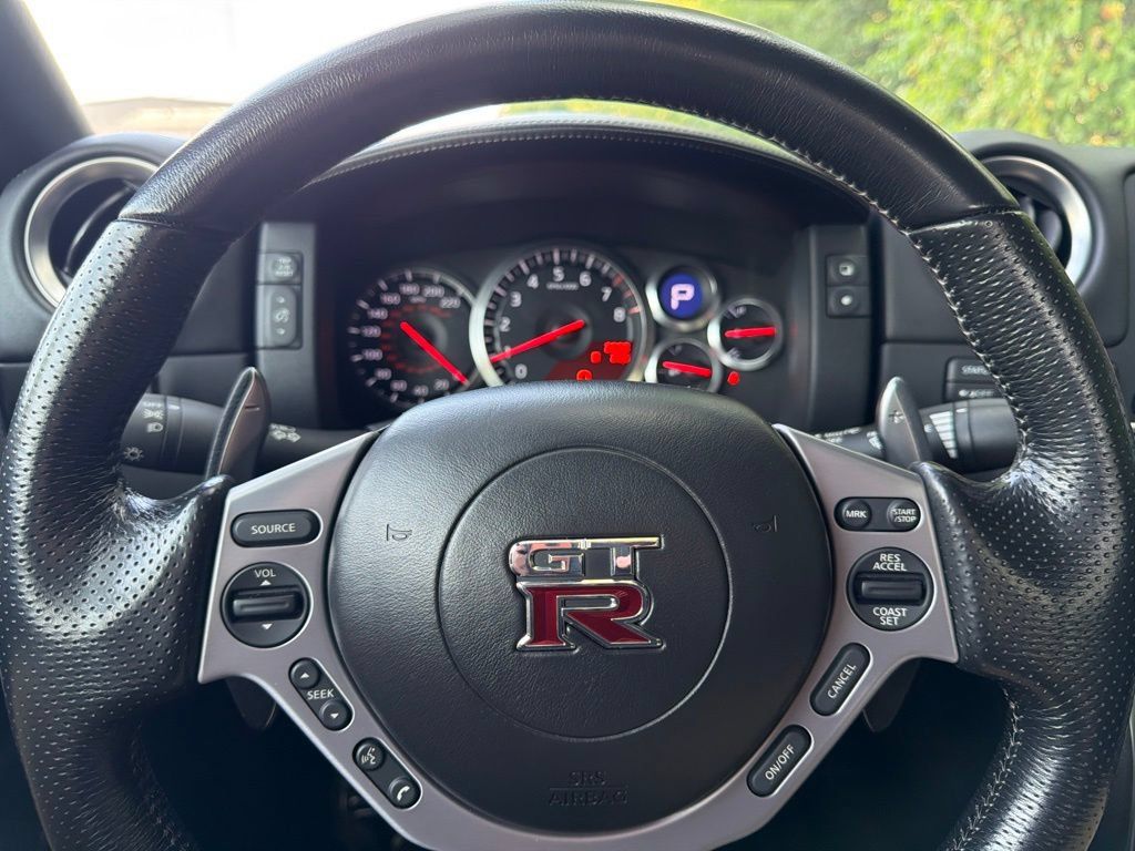 Used 2009 Nissan GT-R Premium AWD/4WD image 34