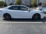 Used 2018 Toyota Camry SE image 2