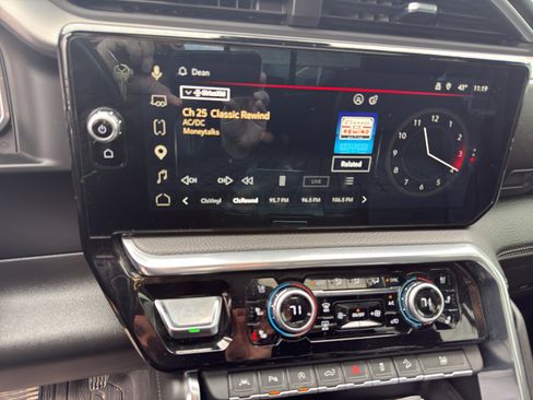 Used 2023 GMC Sierra 1500 Denali w/ Technology Package image 9