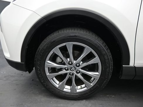 Used 2018 Toyota RAV4 Limited image 53