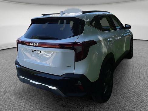 Used 2024 Kia Seltos S AWD/4WD image 3