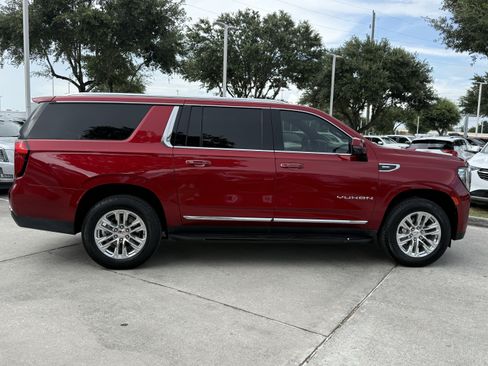 Used 2024 GMC Yukon XL SLT w/ SLT Luxury Package RWD image 3
