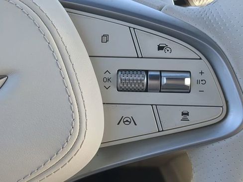 Used 2023 Genesis Electrified GV70 Advanced image 26