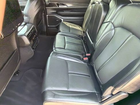 Used 2022 Jeep Wagoneer Series II w/ Rear Seat Video Group 1 AWD/4WD image 19
