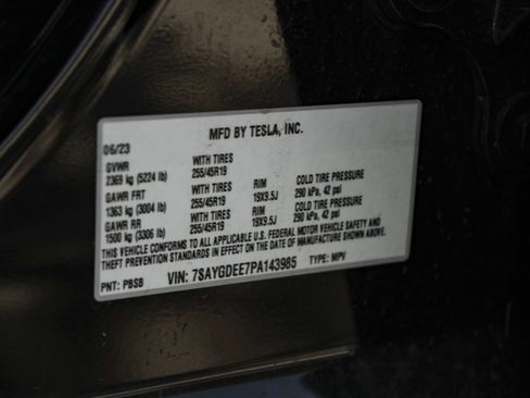 Used 2023 Tesla Model Y Long Range AWD/4WD image 38
