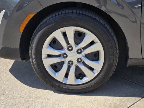 Used 2023 Kia Soul LX image 17