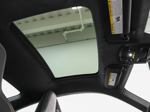 Certified 2025 Porsche 911 Carrera GTS RWD image 32