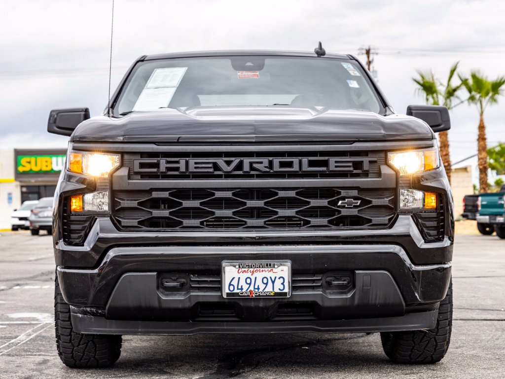 Used 2024 Chevrolet Silverado 1500 Custom w/ Turbomax Blackout Package AWD/4WD image 9