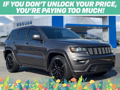 Used 2017 Jeep Grand Cherokee Altitude AWD/4WD image 1