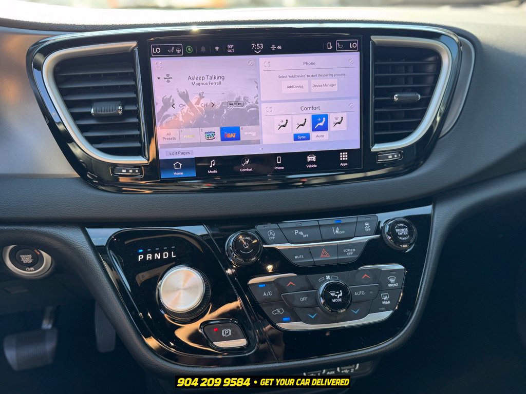 Used 2025 Chrysler Pacifica Select FWD image 15