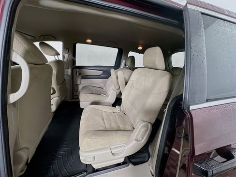 Used 2014 Honda Odyssey LX image 12