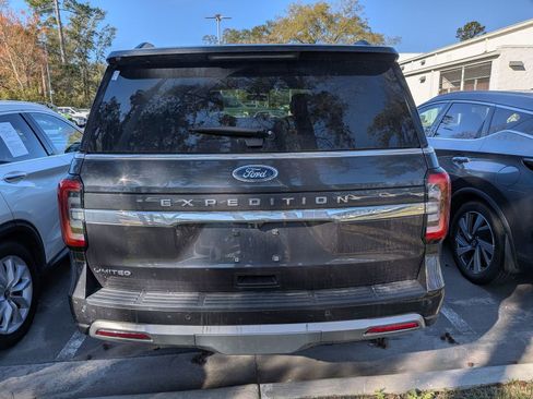 Used 2024 Ford Expedition Limited image 3