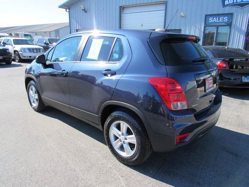 Used 2019 Chevrolet Trax LS FWD image 4