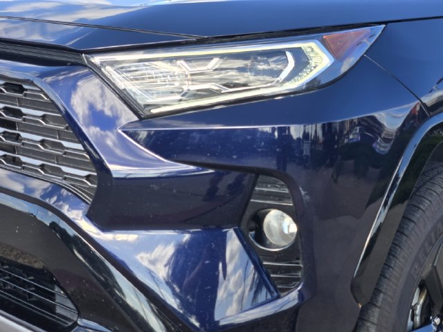Used 2021 Toyota RAV4 XSE w/ XSE Grade Weather Package AWD/4WD image 5