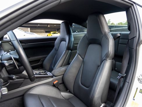 Certified 2024 Porsche 911 Carrera GTS image 5