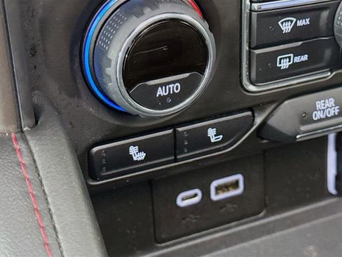 Used 2022 Chevrolet Suburban RST w/ Luxury Package image 21