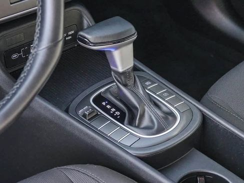 Used 2024 Hyundai Kona SEL image 18