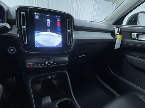 New 2026 Volvo XC40 B5 Core w/ Climate Package image 12